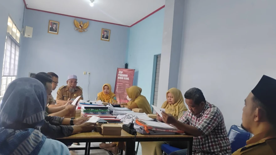 Menuju Tata Kelola yang Akuntabel, Pemdes Bojongsari Terima Pembinaan Adminitrasi Pengelolaan Keuangan Desa dari Tim Kecamatan Bojongsari